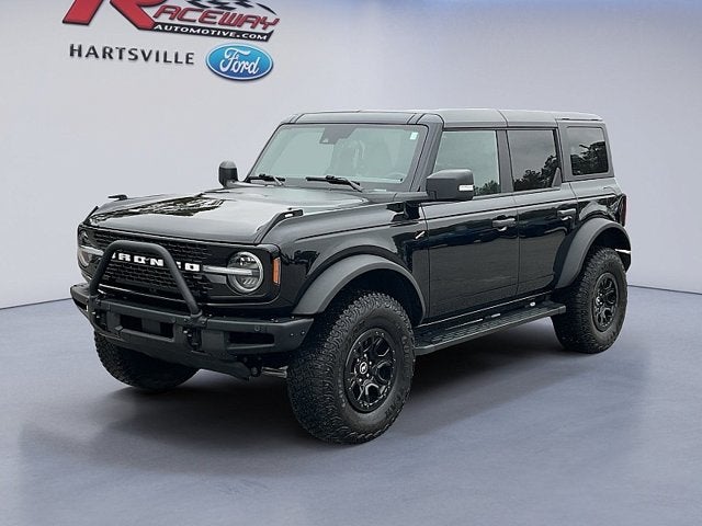 2024 Ford Bronco Wildtrak in Black — front three-quarter view